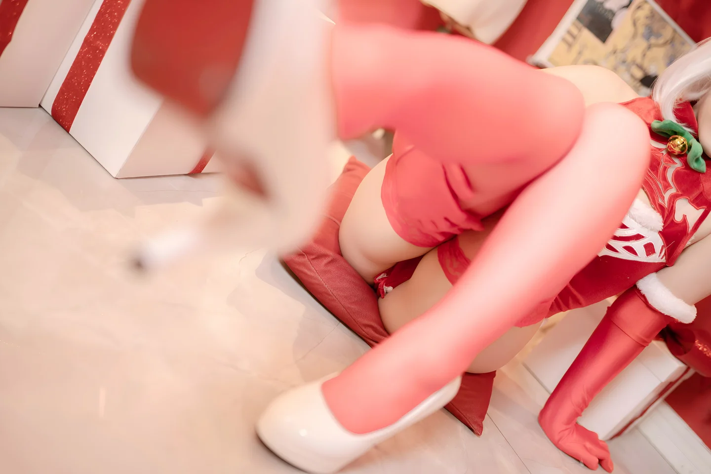 Bangni邦尼 - 圣诞尼尔 红裙御姐 [132P,3V-966MB] tg@simisebaisi 【丝足阁】068.webp
